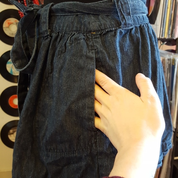 Adorable jean skirt - Picture 2 of 4
